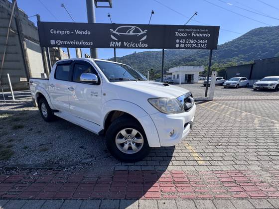 TOYOTA HILUX 3.0 SR 4X4 CD 16V TURBO INTERCOOLER DIESEL 4P MANUAL TOYOTA HILUX 3.0 SR 4X4 CD 16V TURBO INTERCOOLER DIESEL 4P MANUAL